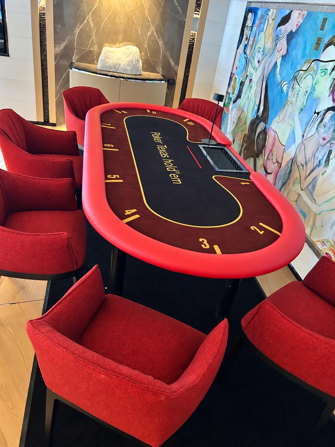 Tavolo da Poker Texas Hold'em con sedie rosse